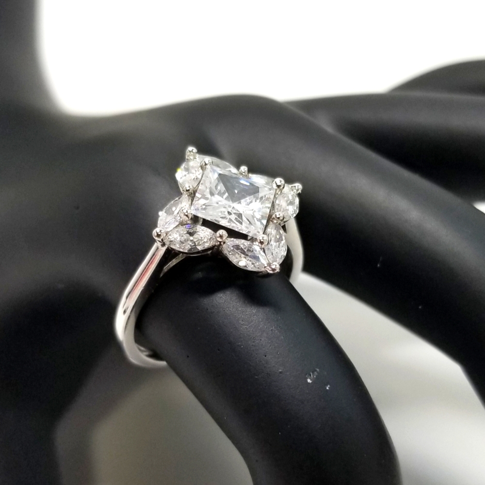 Kohl's 925 Silver Womens Ring Size 9US New